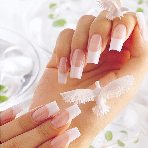 9 ESSENTIALS NAIL SPA - acrylic nails